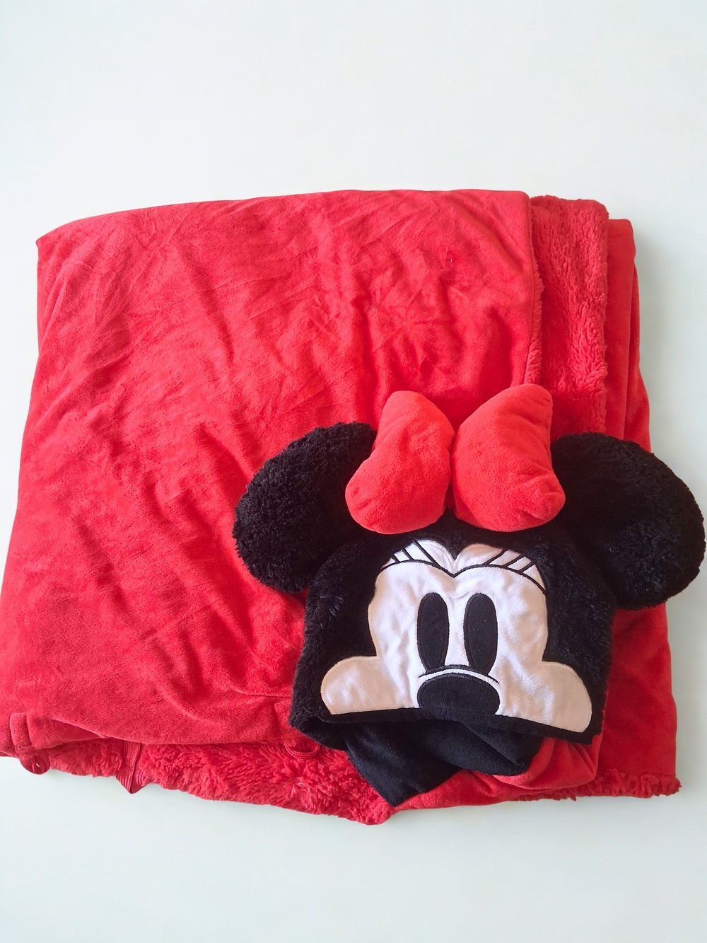 Minnie Mouse Red Plush Throw with Character Hood
